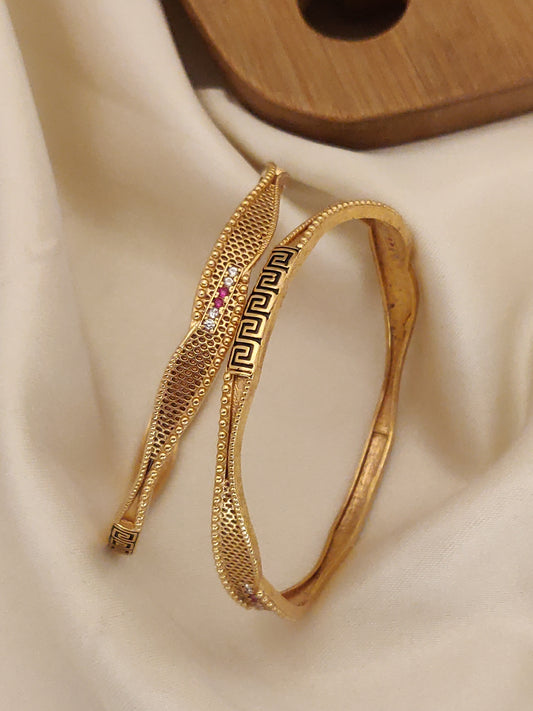 Fancy Bangle with Round Work